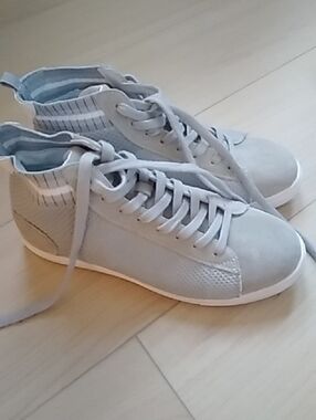 Propet Light Gray High-Top Sneakers